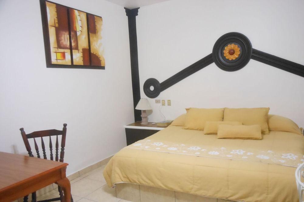 Hotel Gya Express Aguascalientes Bagian luar foto
