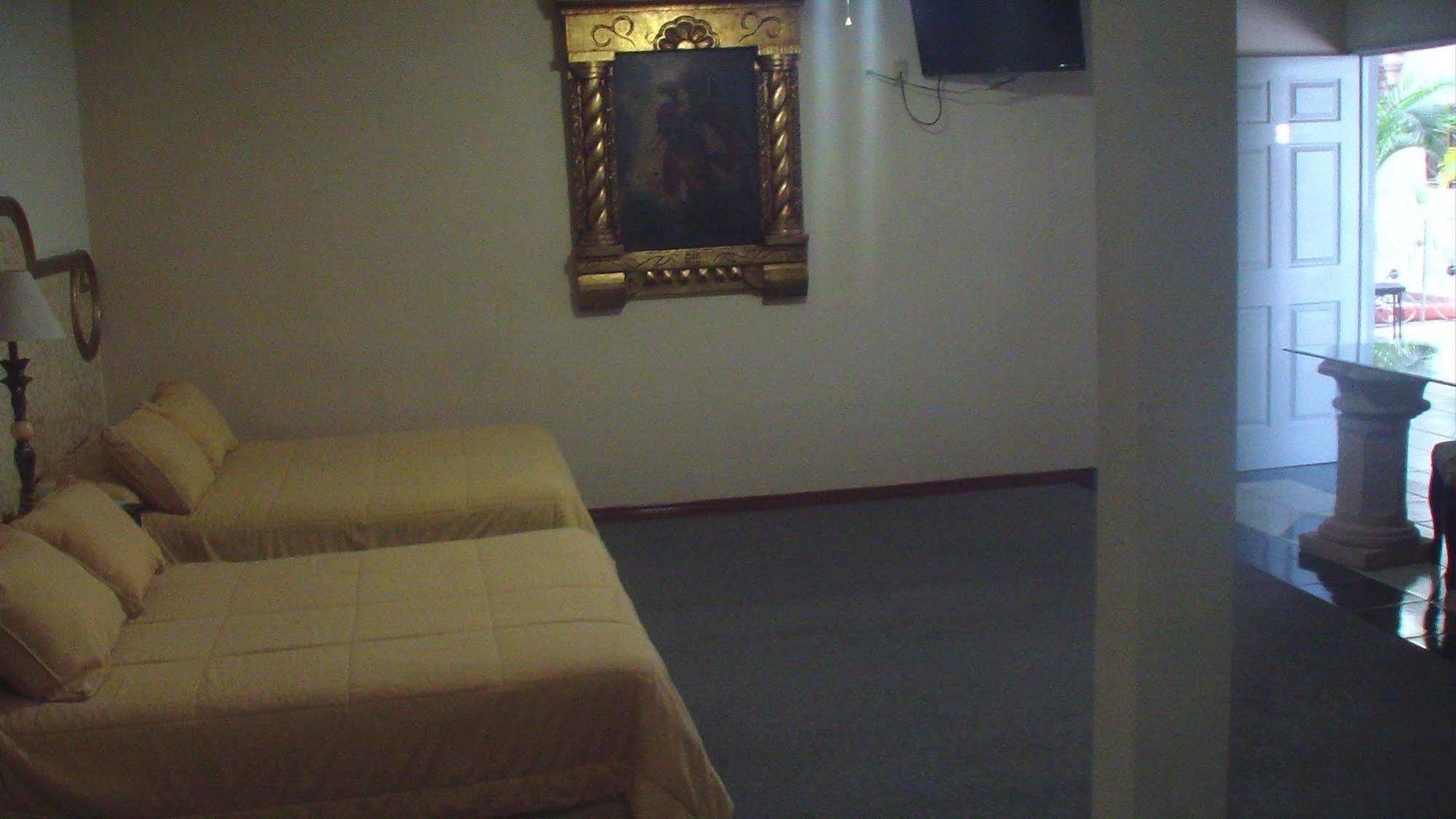 Hotel Gya Express Aguascalientes Bagian luar foto